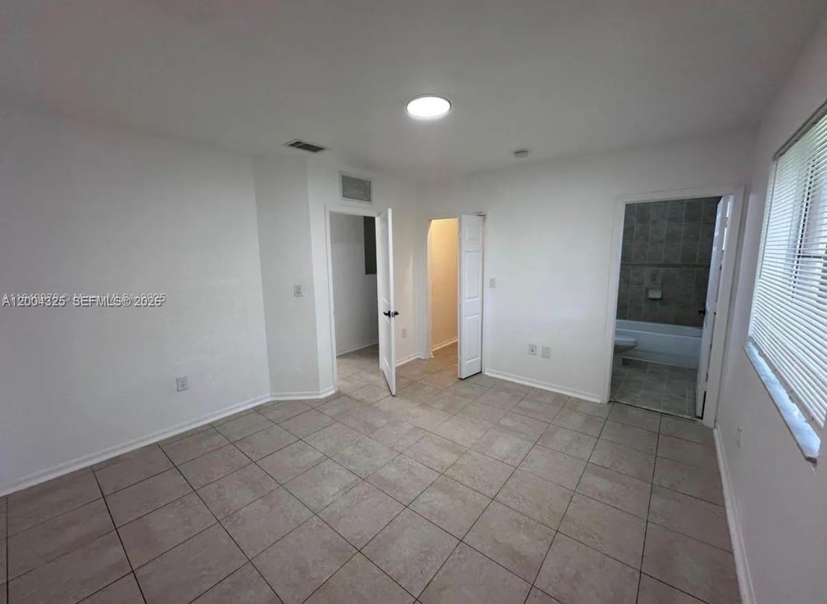 941 SW 6TH PL, Florida City, FL 33034 photo 10