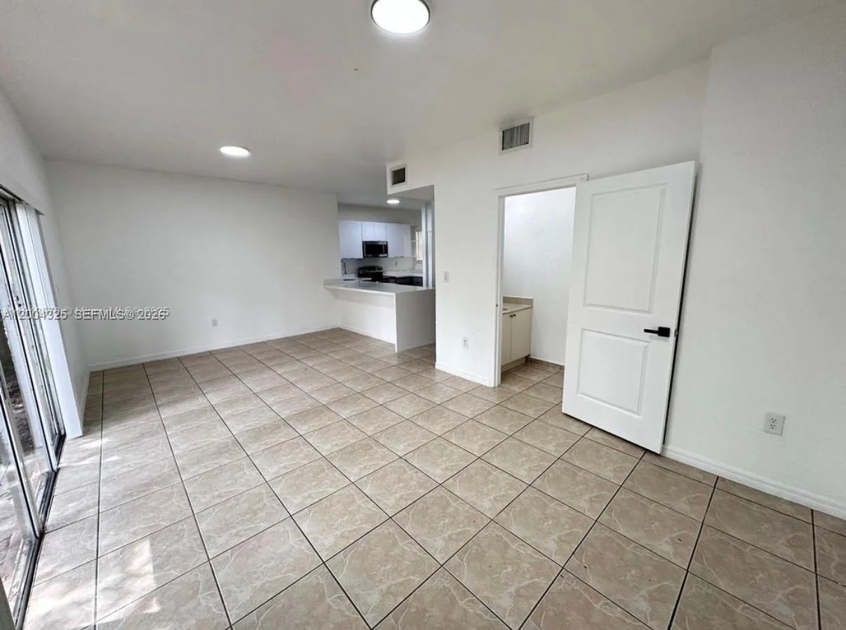 941 SW 6TH PL, Florida City, FL 33034 photo 9