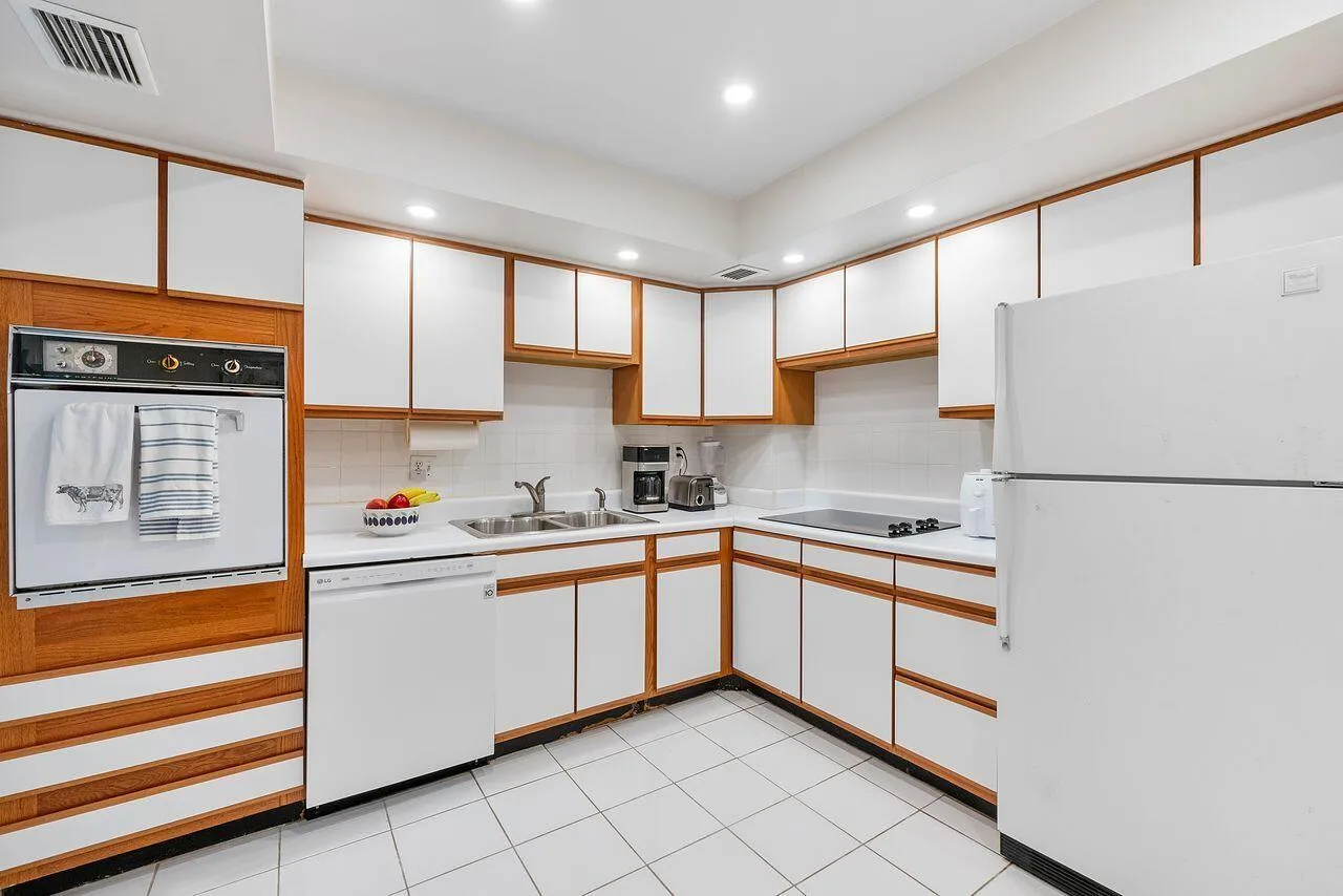 3450 S Ocean Boulevard # 118, Palm Beach, FL 33480 photo 9
