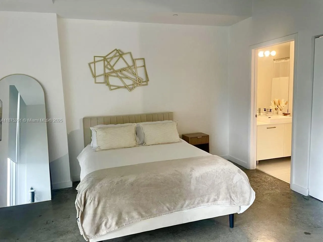 151 SE 1st St # 2807, Miami, FL 33131 photo 4
