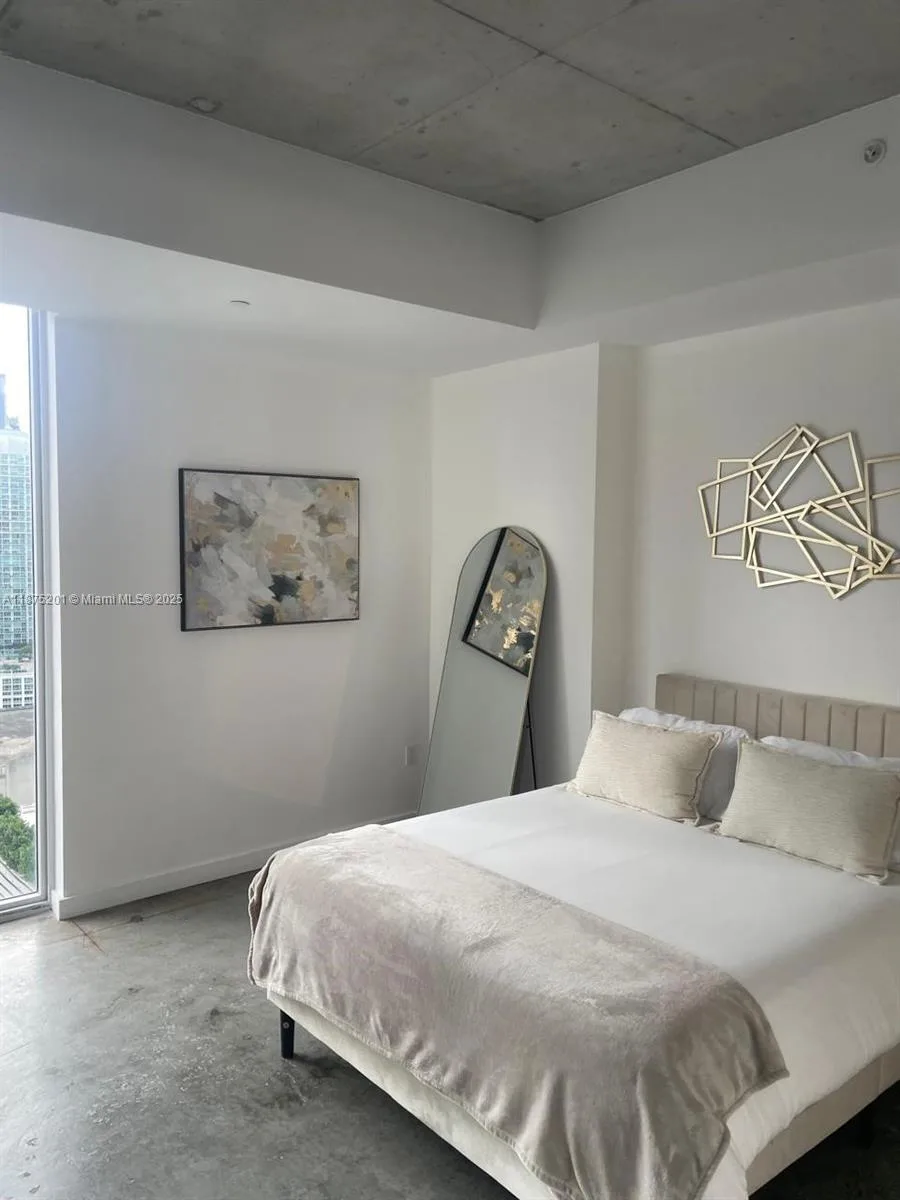 151 SE 1st St # 2807, Miami, FL 33131 photo 5