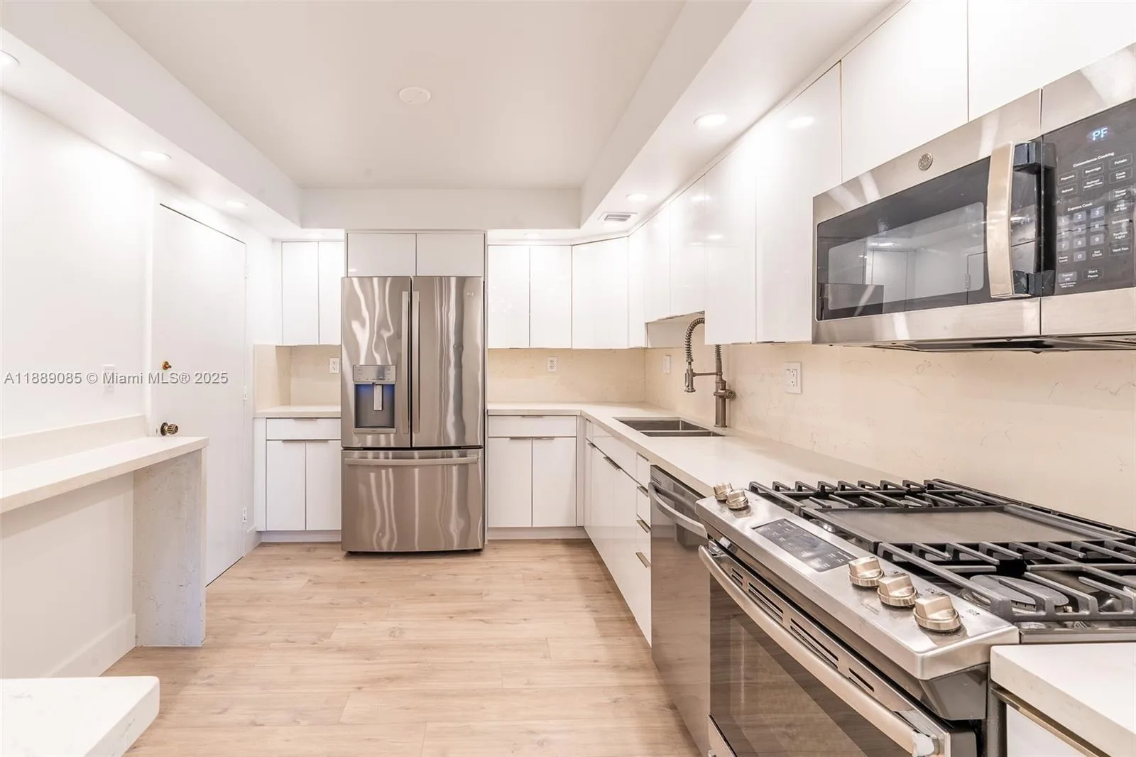 2030 S Ocean Dr # 1127, Hallandale Beach, FL 33009 photo 10