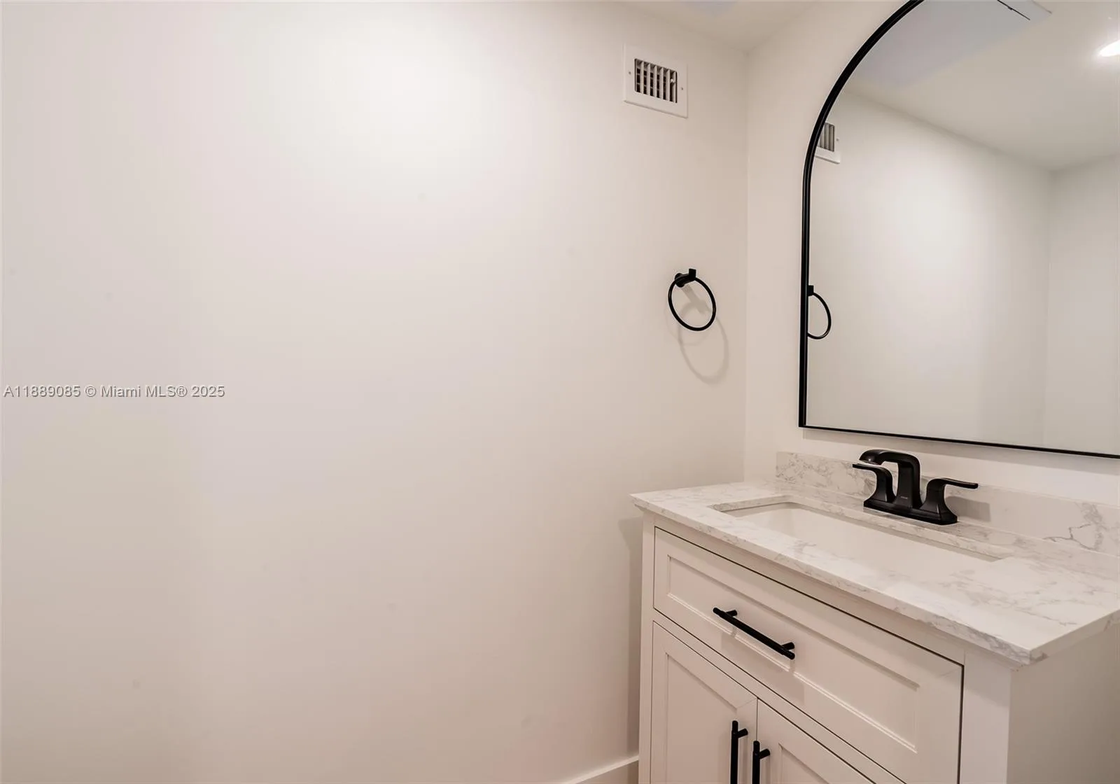 2030 S Ocean Dr # 1127, Hallandale Beach, FL 33009 photo 9