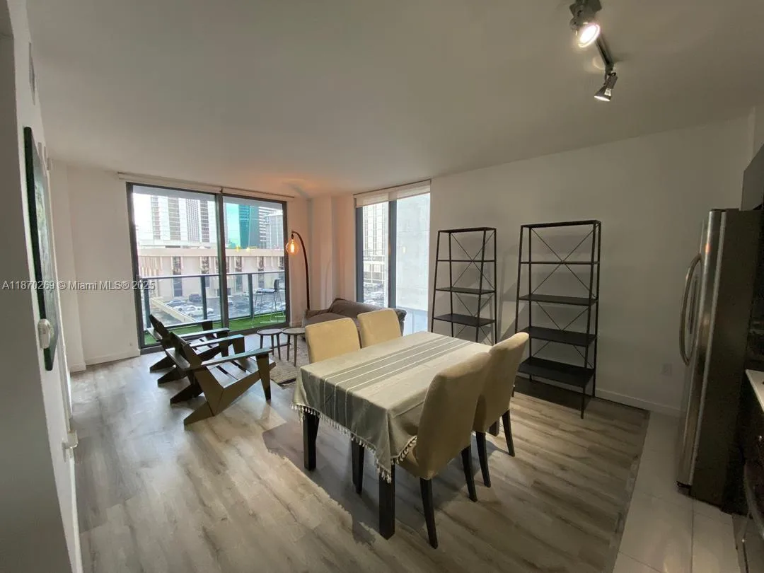 31 SE 6th St # 608, Miami, FL 33131 photo 2