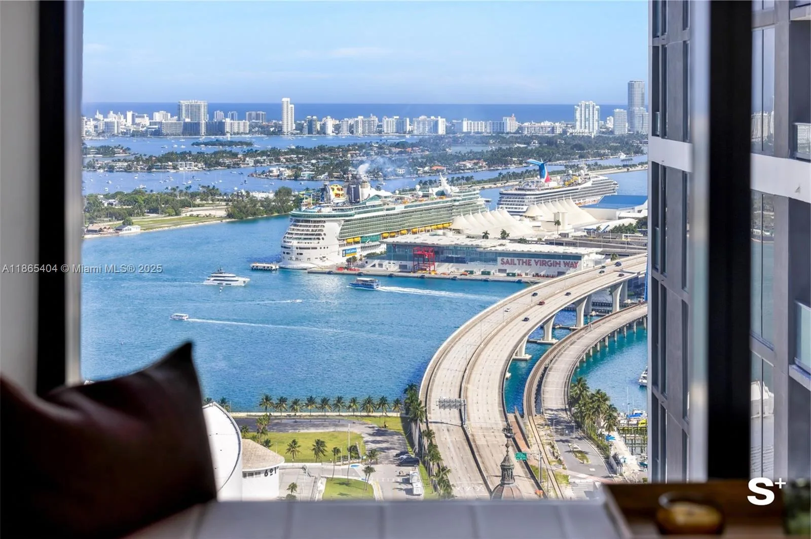159 NE 6th St # 3601, Miami, FL 33132 photo 3