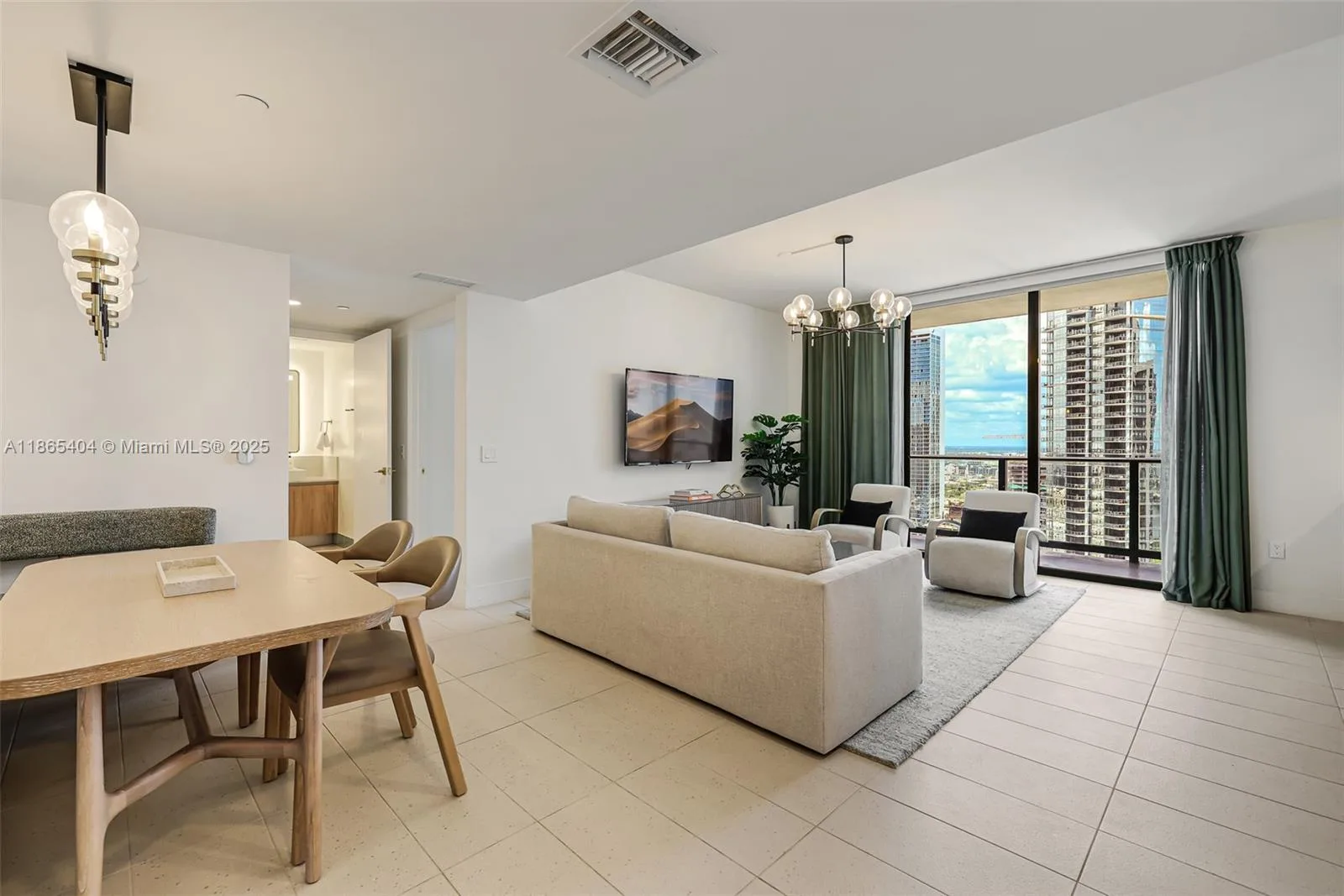 159 NE 6th St # 3601, Miami, FL 33132 photo 9