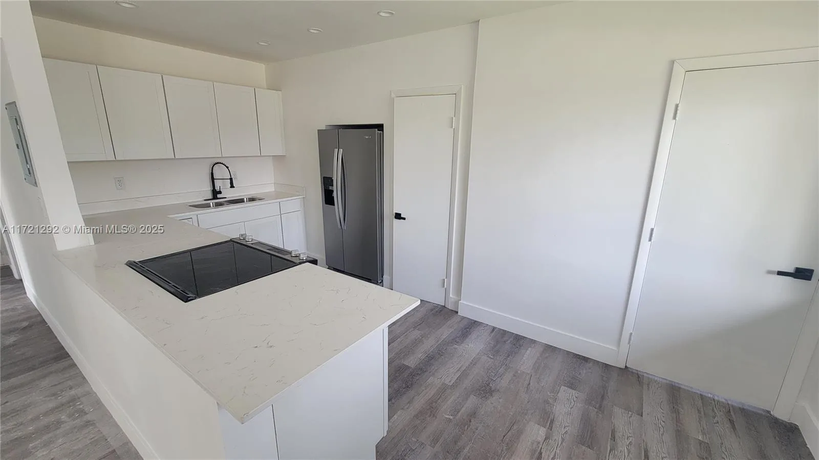 1560 NE 42nd Ct, Pompano Beach, FL 33064 photo 4