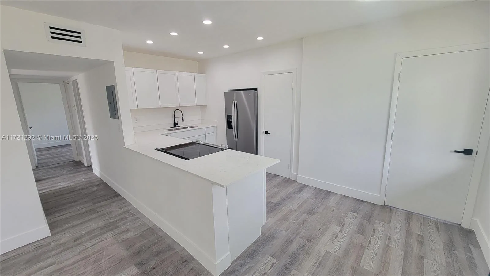 1560 NE 42nd Ct, Pompano Beach, FL 33064 photo 6