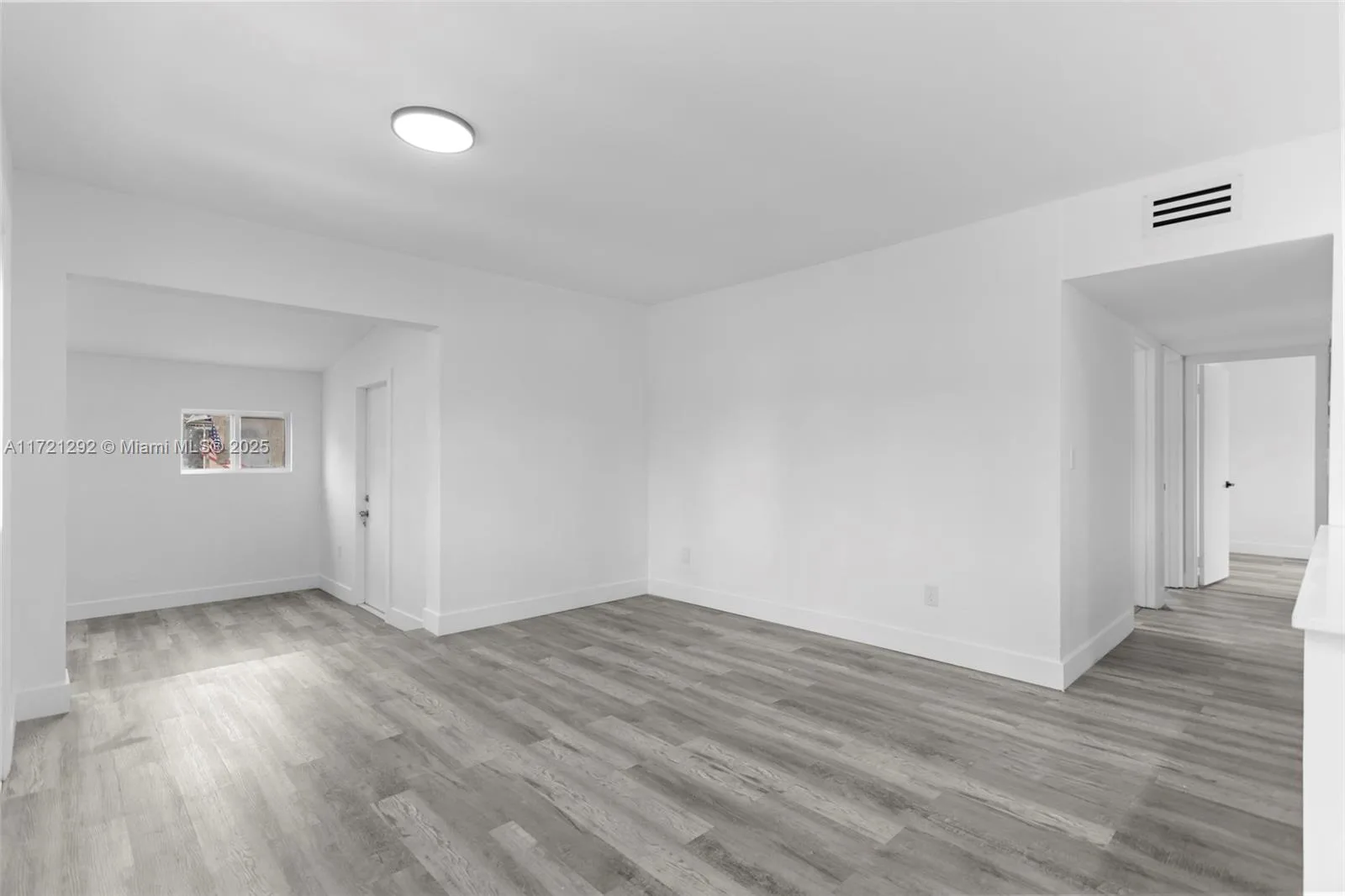 1560 NE 42nd Ct, Pompano Beach, FL 33064 photo 8