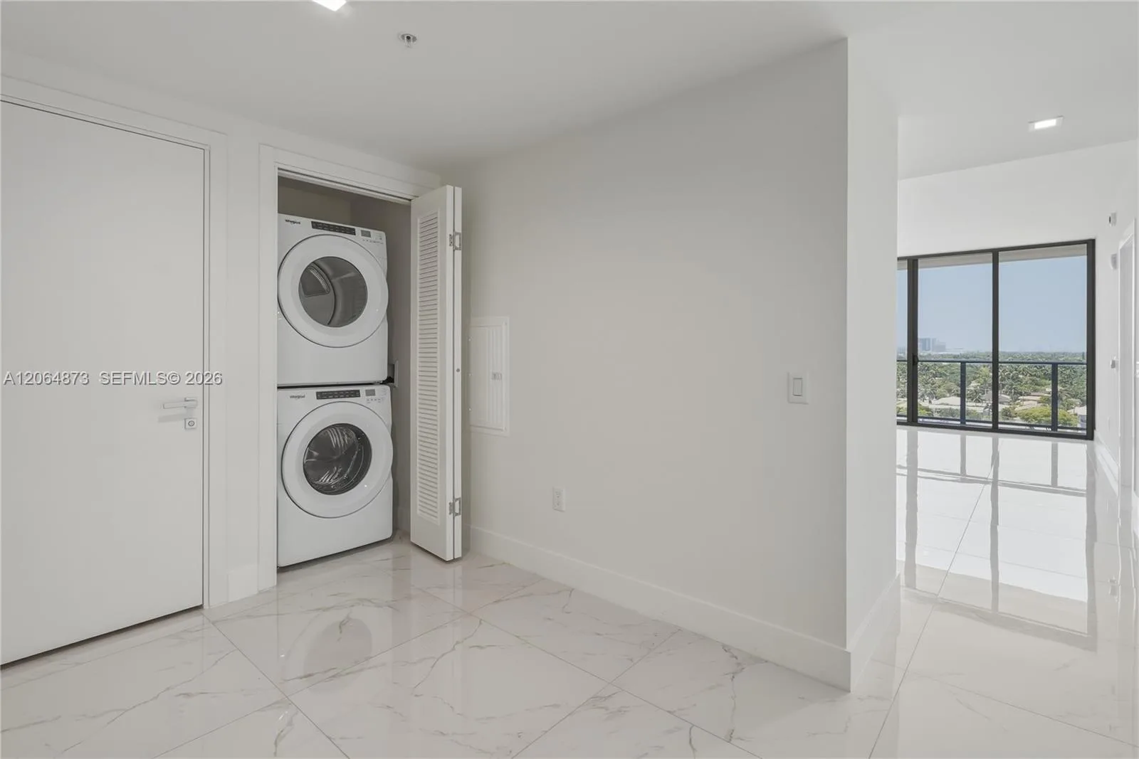 1170 E HALLANDALE BEACH # 904, Hallandale Beach, FL 33009 photo 2