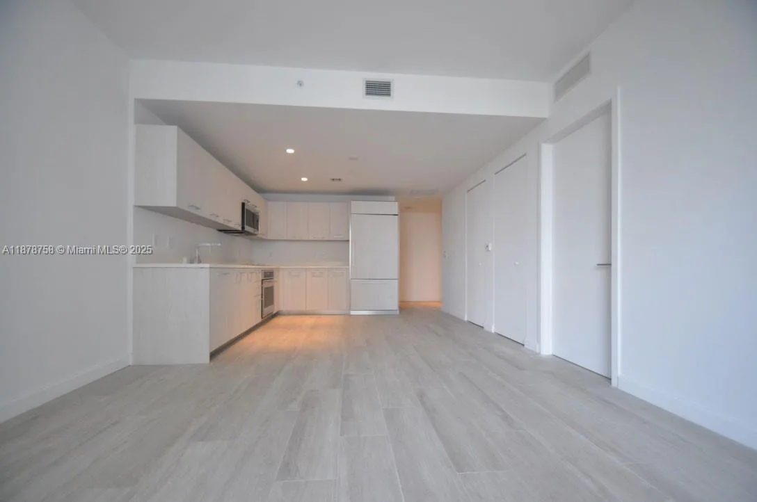 55 SW 9th St # 2810, Miami, FL 33130 photo 11