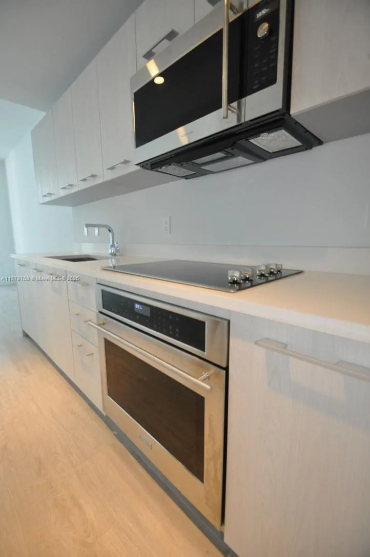 55 SW 9th St # 2810, Miami, FL 33130 photo 13