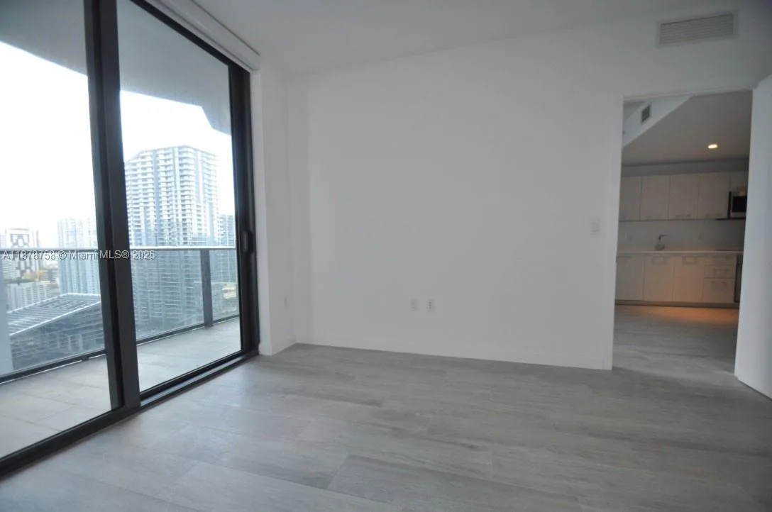 55 SW 9th St # 2810, Miami, FL 33130 photo 6