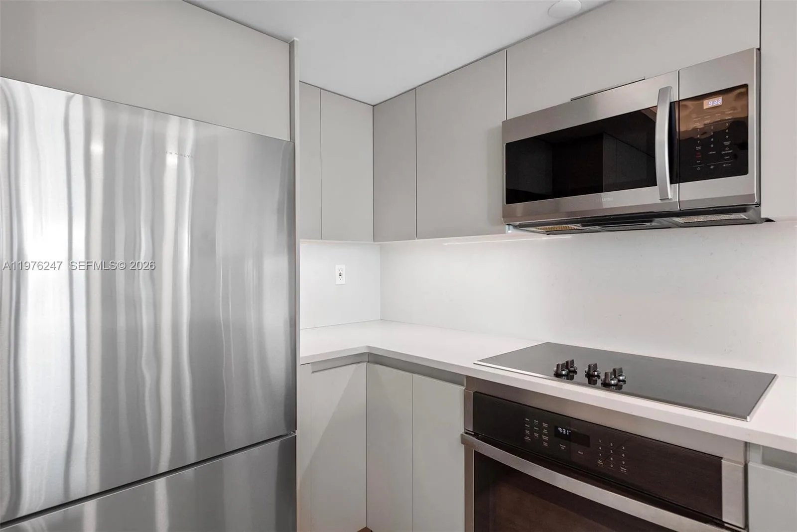 400 S Pointe Dr # 2308, Miami Beach, FL 33139 photo 11