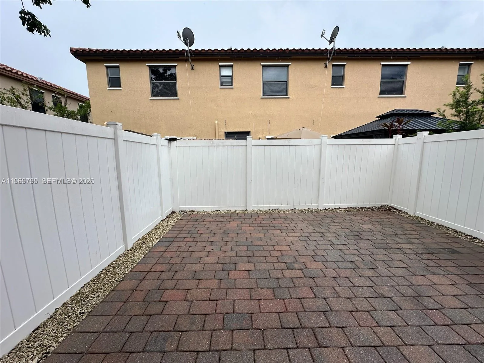 9374 W 32nd Ln, Hialeah, FL 33018 photo 2