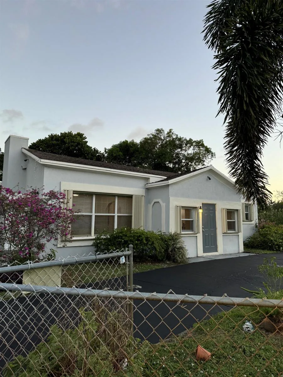701 SW 8th Avenue, Delray Beach, FL 33444 photo 2
