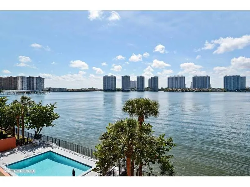 17878 N BAY RD # 307, Sunny Isles Beach, FL 33160 photo 3