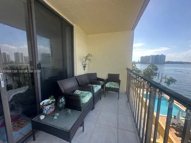 17878 N BAY RD # 307, Sunny Isles Beach, FL 33160 photo 4