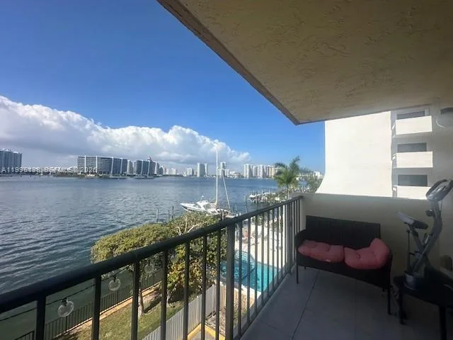 17878 N BAY RD # 307, Sunny Isles Beach, FL 33160 photo 5