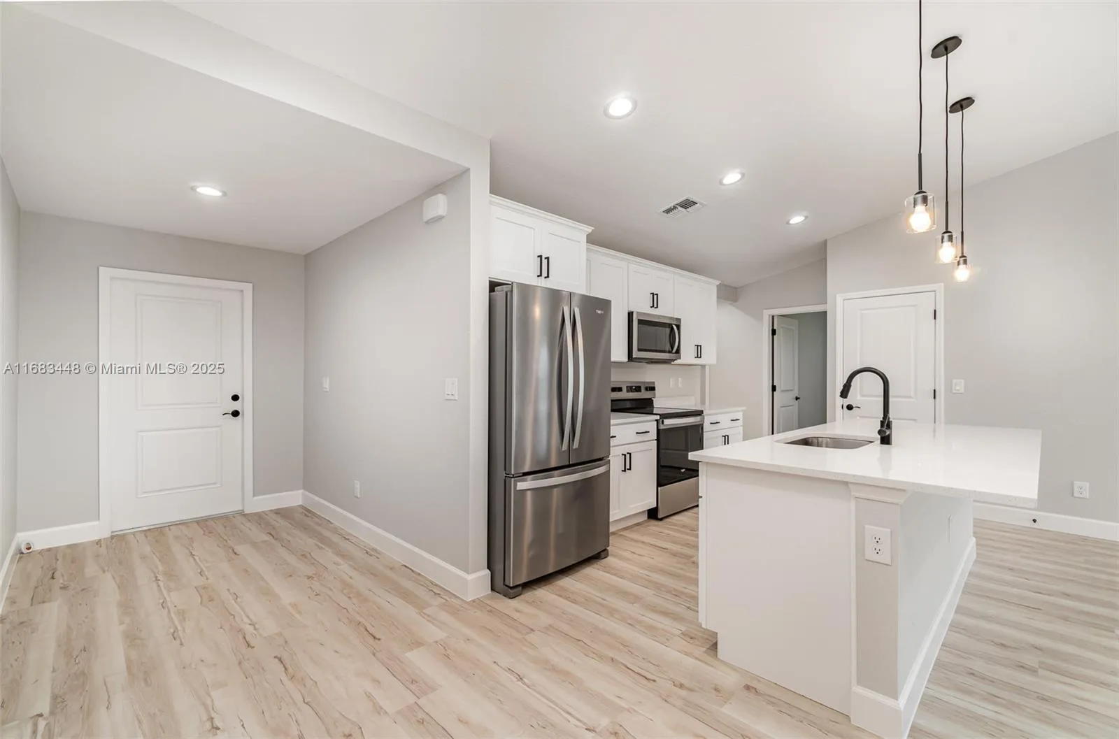 522 NW 7th Ave, Cape Coral, FL 33993 photo 3