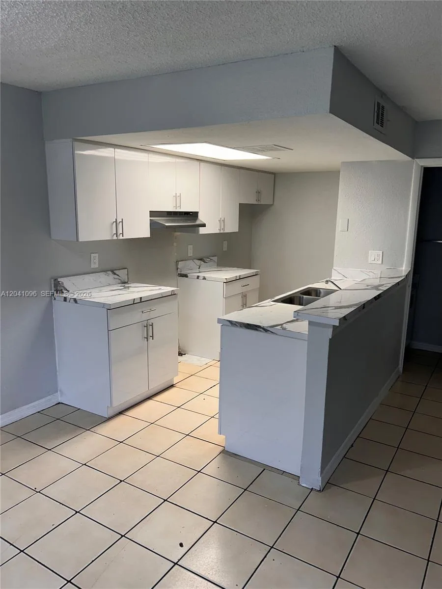 2091 Ilene DR # 2, Delray Beach, FL 33445 photo 2