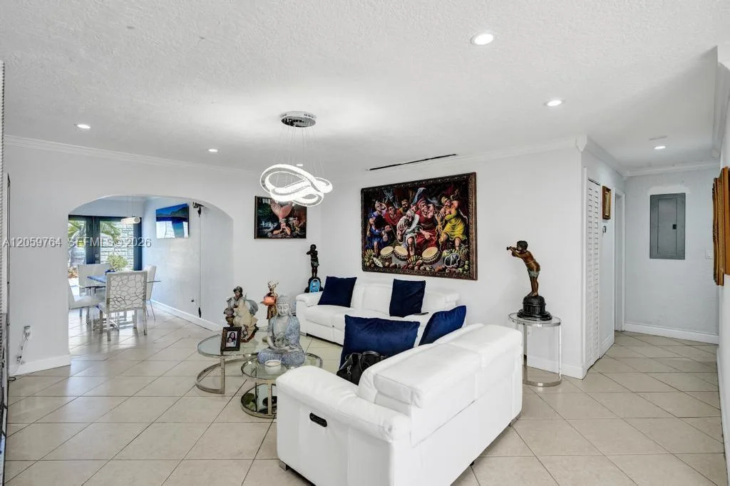 2711 SW 117th Ct, Miami, FL 33175 photo 4