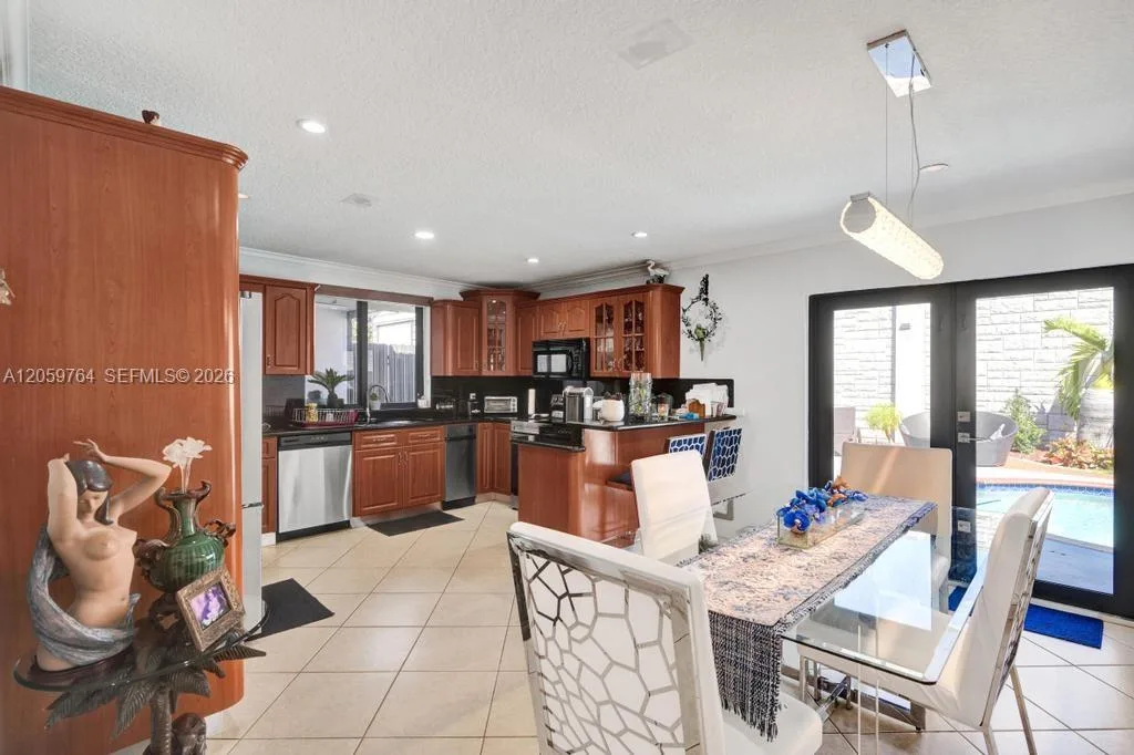 2711 SW 117th Ct, Miami, FL 33175 photo 6