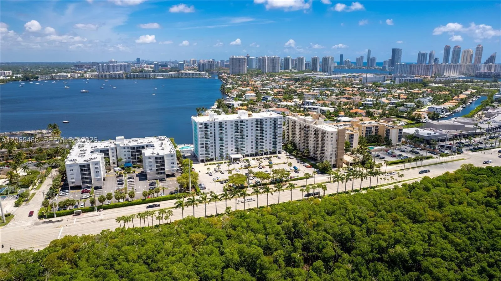 2841 NE 163rd St # 1002, North Miami Beach, FL 33160 photo 4