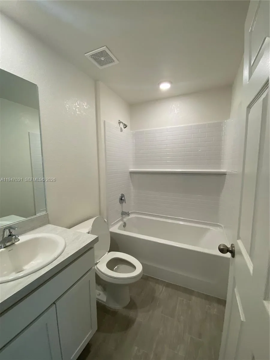 328 NE 21 St, Cape Coral, FL 33909 photo 3