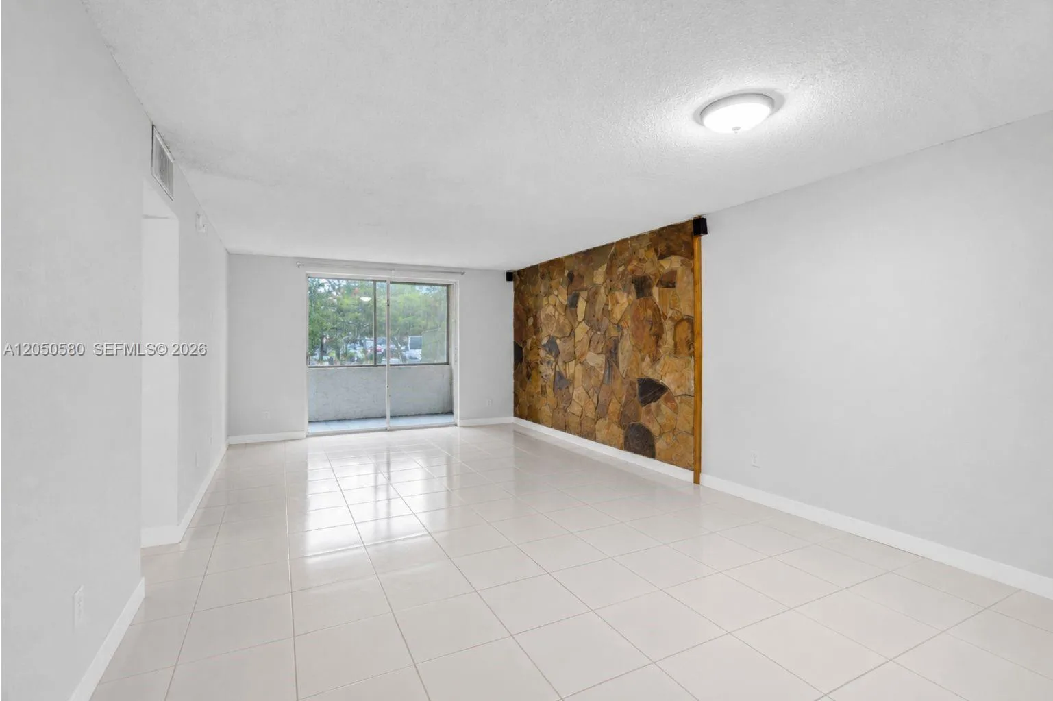 8501 NW 8th St # 105, Miami, FL 33126