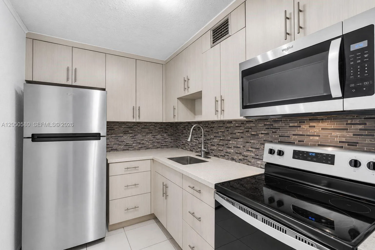 8501 NW 8th St # 105, Miami, FL 33126 photo 4