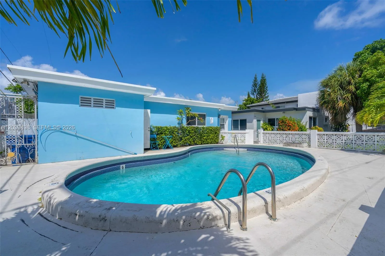 2120 Biarritz Dr, Miami Beach, FL 33141