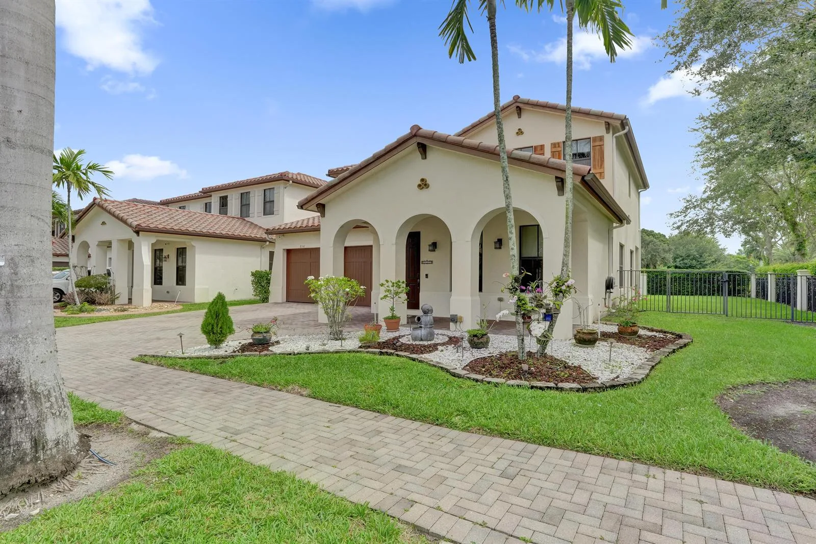 8541 NW 38th Street, Cooper City, FL 33024