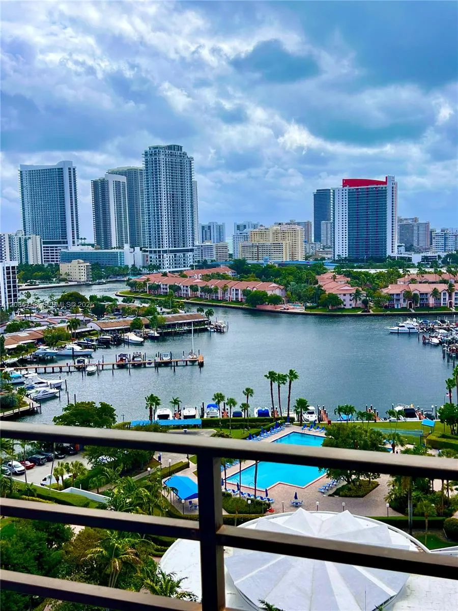 600 Three Islands Blvd # 1621, Hallandale Beach, FL 33009