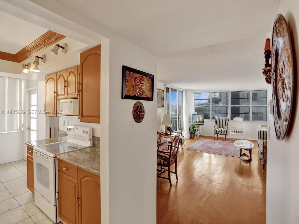 18051 Biscayne Blvd # 304, Aventura, FL 33160 photo 7