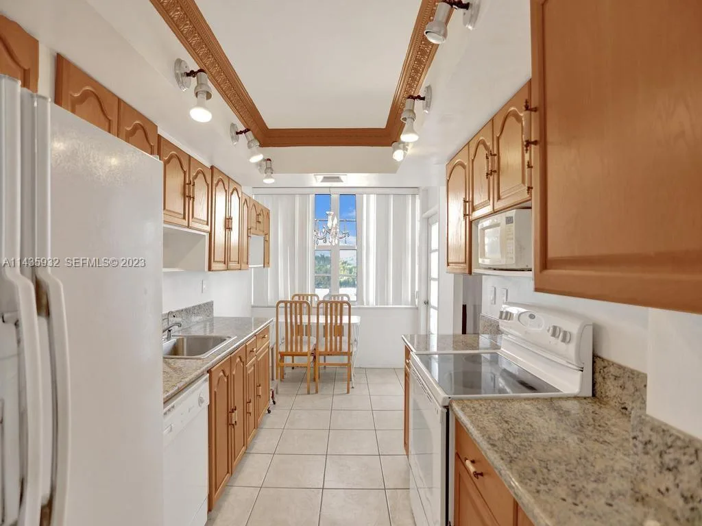 18051 Biscayne Blvd # 304, Aventura, FL 33160 photo 8