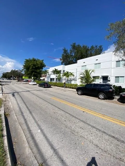 835 SW 8th Ave, Miami, FL 33130 photo 5