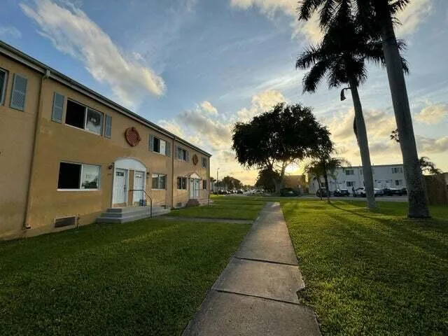 206 NW 84th Street # 206, Miami, FL 33150
