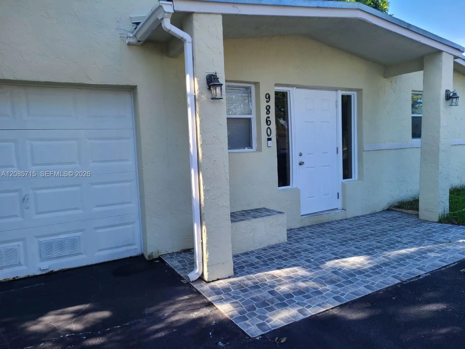 9860 SW 83rd St # 1, Miami, FL 33173