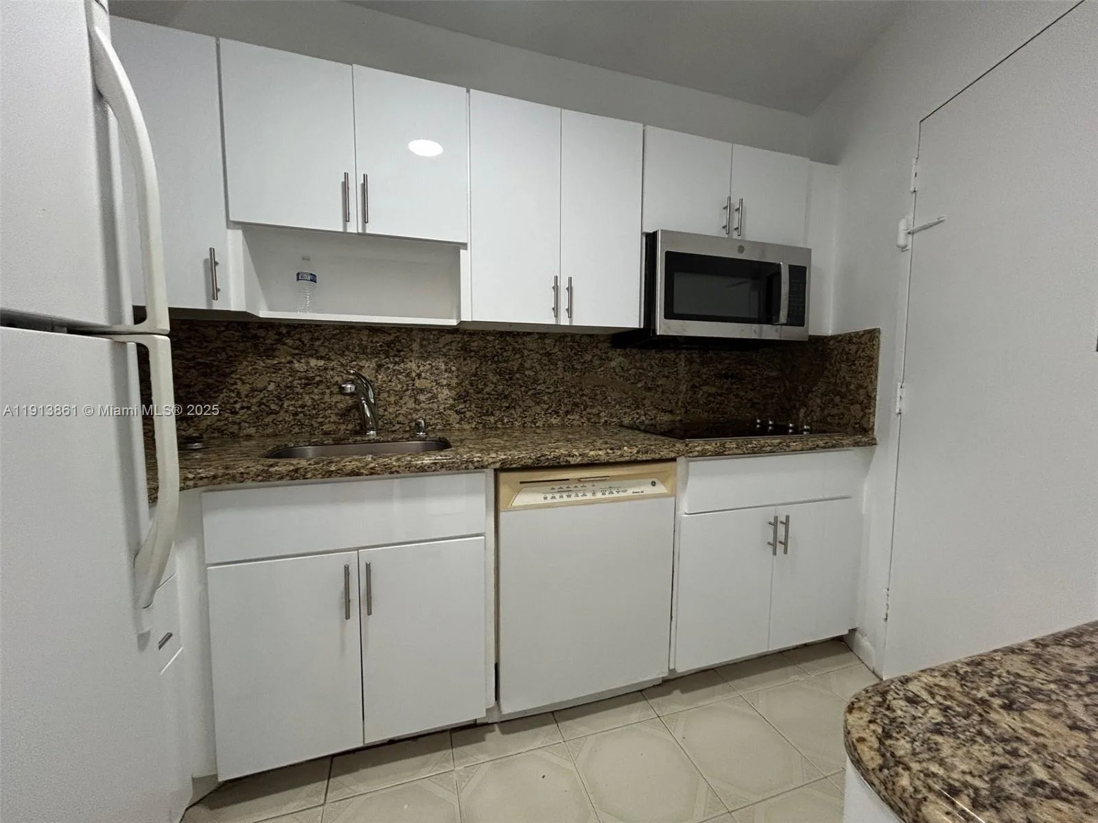 2899 Collins Ave # 1121, Miami Beach, FL 33140 photo 3