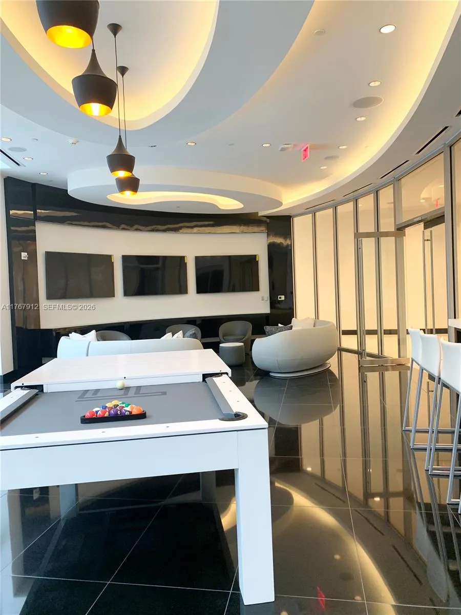 851 NE 1st Ave # 3905, Miami, FL 33132 photo 3