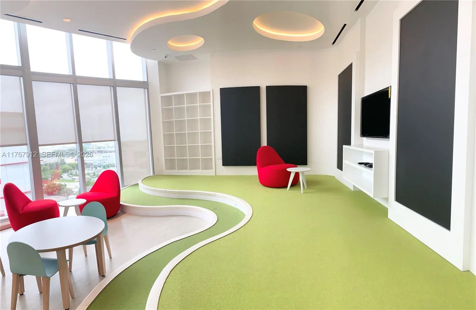 851 NE 1st Ave # 3905, Miami, FL 33132 photo 4