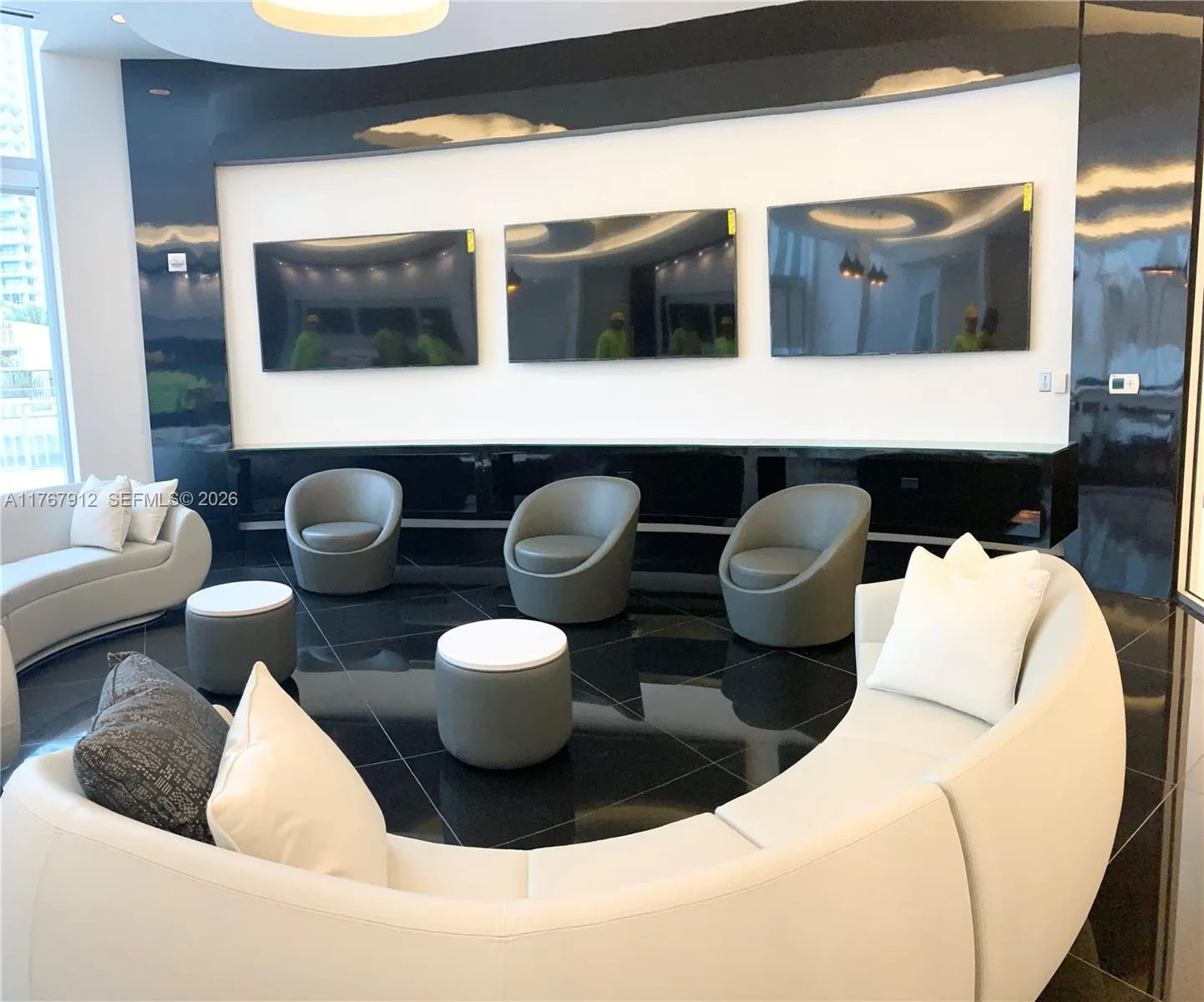 851 NE 1st Ave # 3905, Miami, FL 33132 photo 8