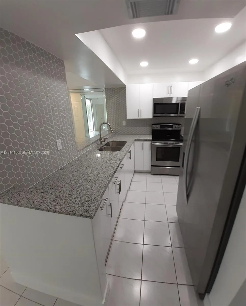 11800 SW 18th St # 314-4, Miami, FL 33175 photo 4