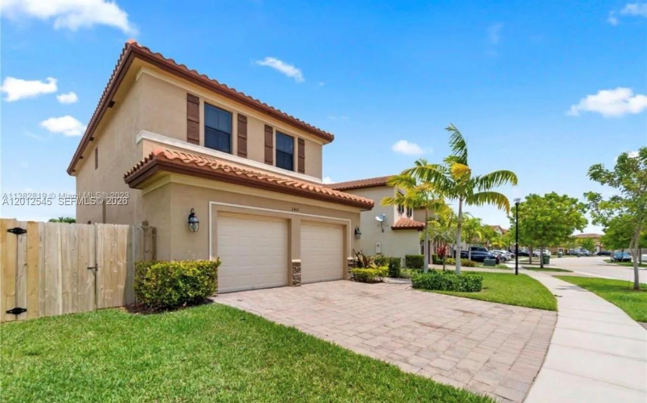 2401 NE 2nd Dr, Homestead, FL 33033 photo 3