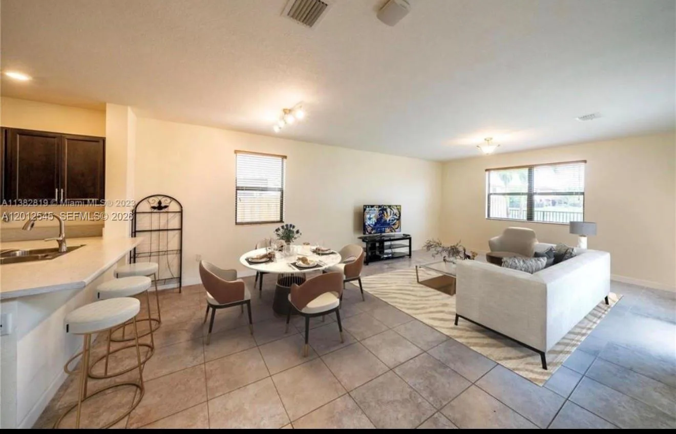 2401 NE 2nd Dr, Homestead, FL 33033 photo 5