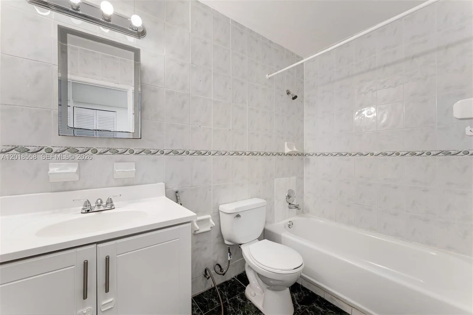 1950 W 54th St # 412, Hialeah, FL 33012 photo 10