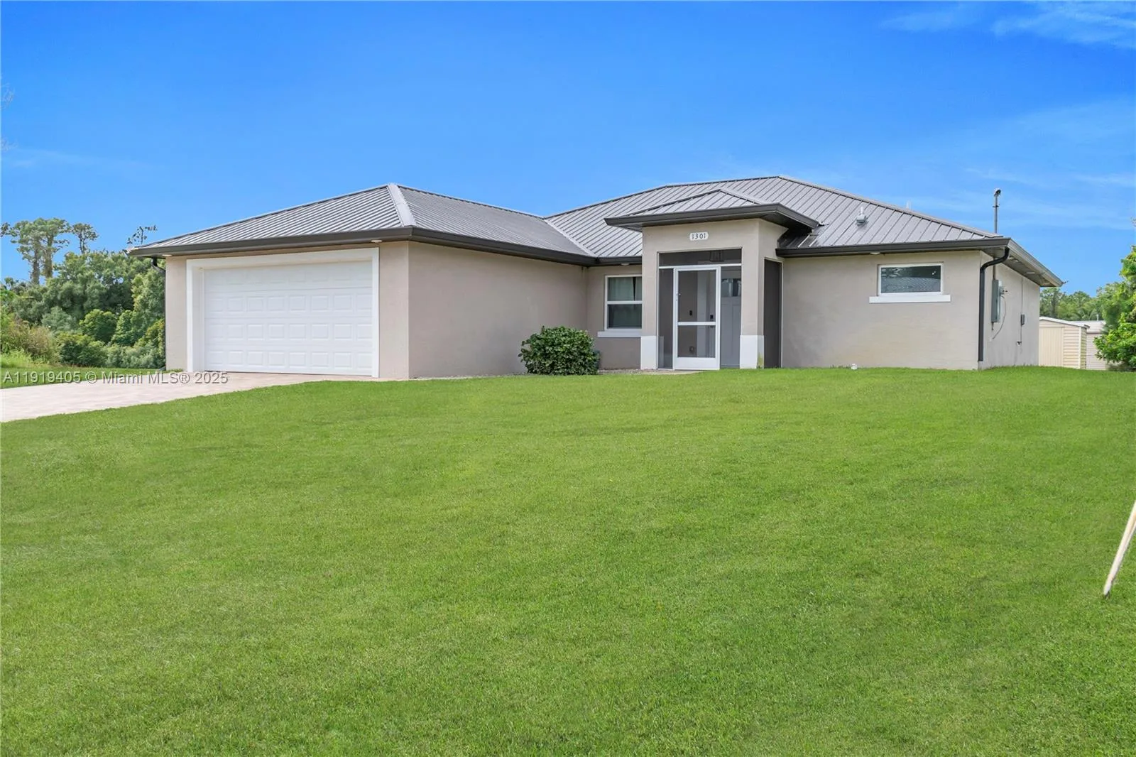 1301 Dorothy Ave N, Lehigh Acres, FL 33971 photo 2