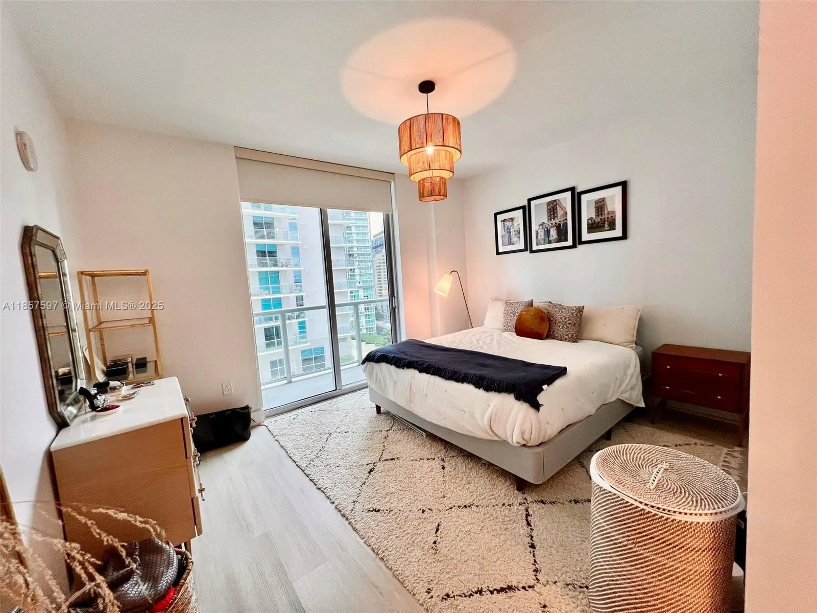 1111 SW 1 # 1620, Miami, FL 33130 photo 10
