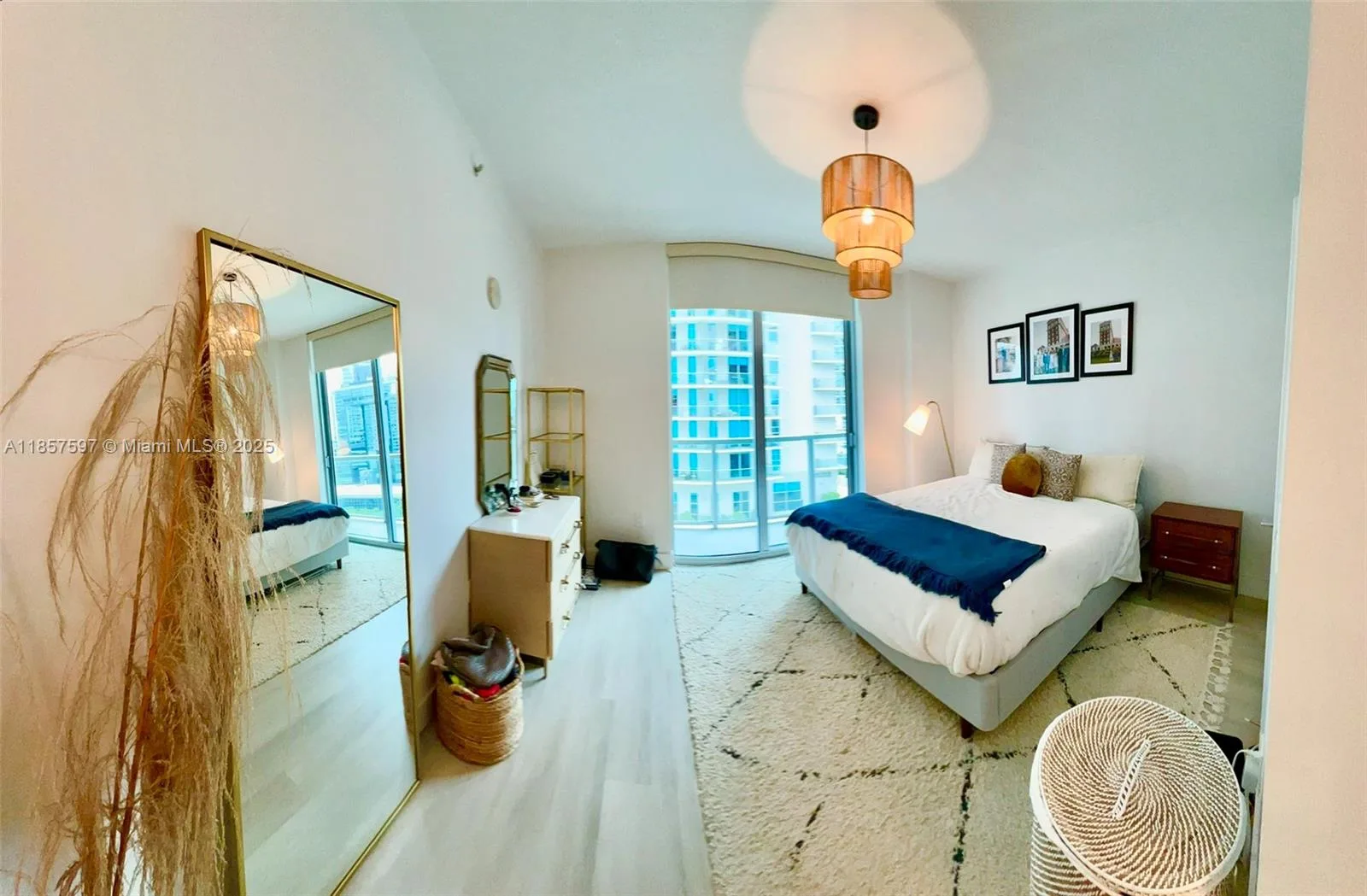 1111 SW 1 # 1620, Miami, FL 33130 photo 11